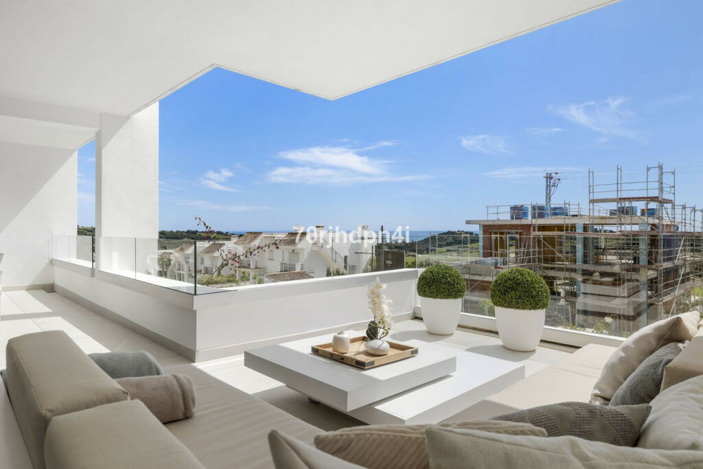 Middle Floor Apartment Estepona Málaga - image 18