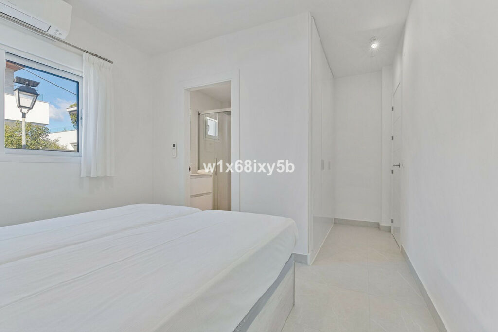 Detached Villa San Pedro de Alcántara Málaga - image 18
