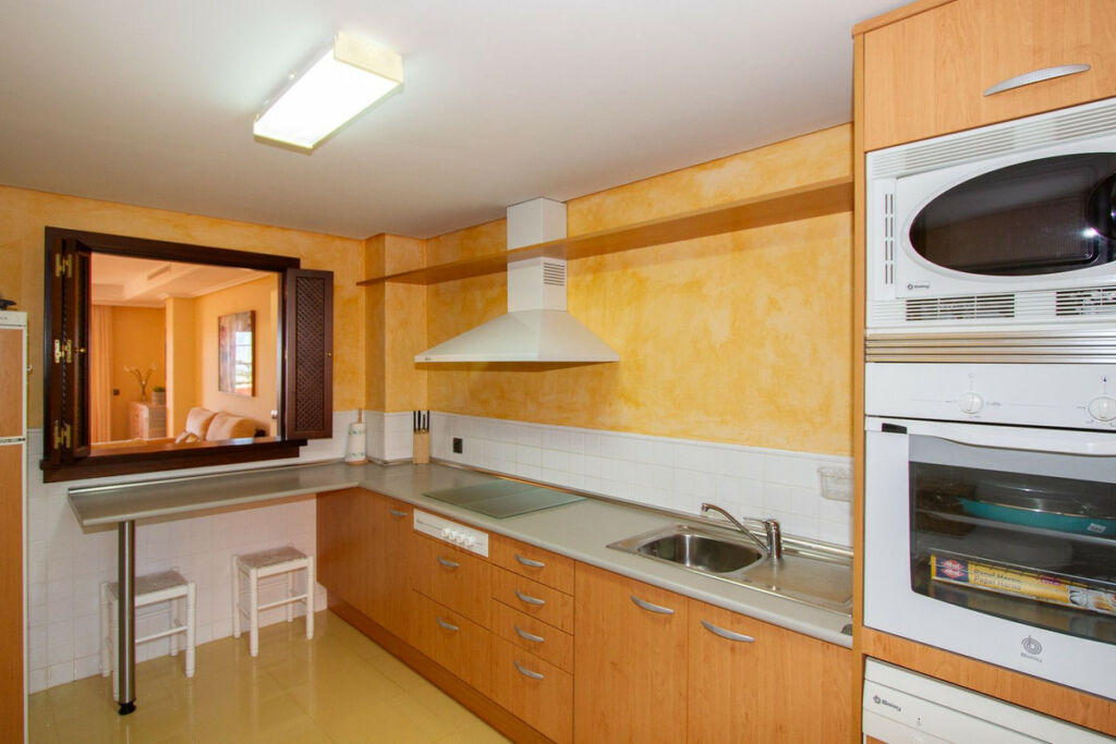 Middle Floor Apartment La Mairena Málaga - image 19