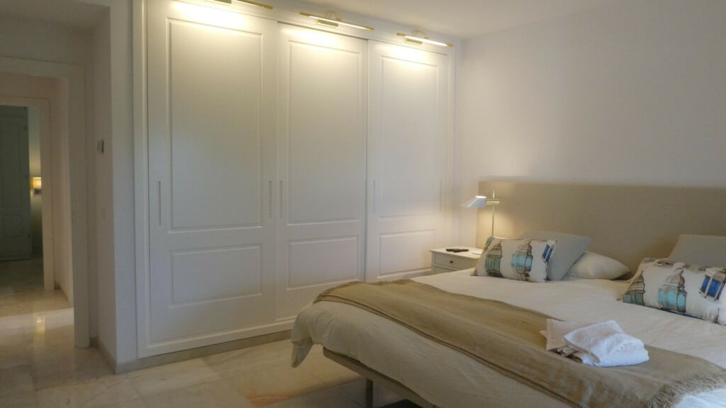 Detached Villa Estepona Málaga - image 18