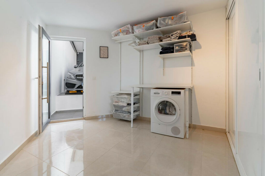 Detached Villa Nueva Andalucía Málaga - image 18