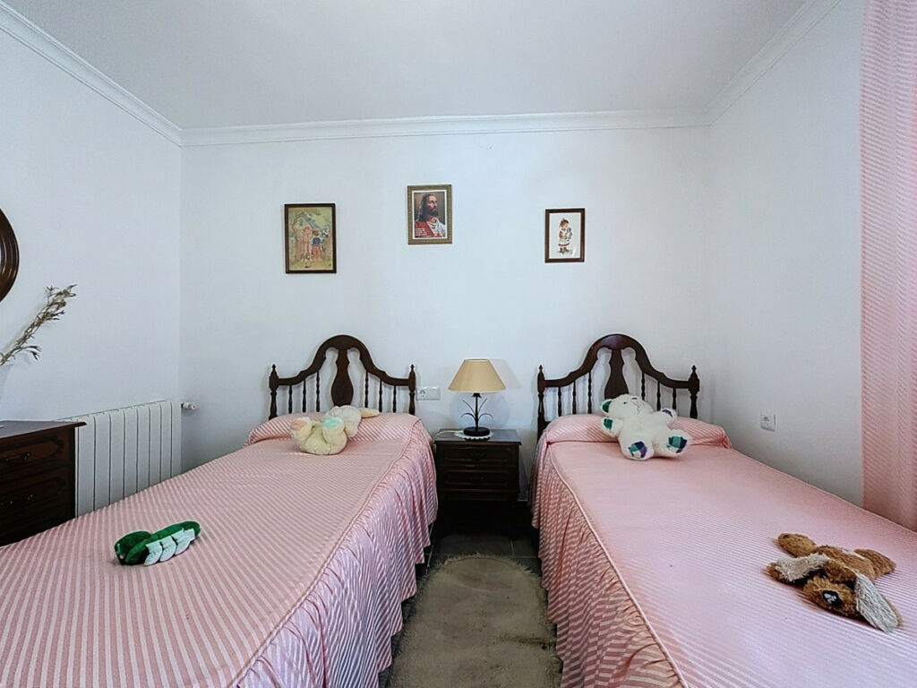 Detached Villa Cómpeta Málaga - image 18