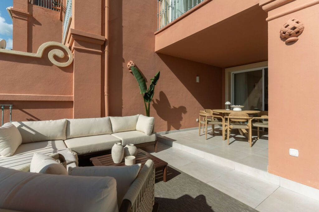 Townhouse Monte Halcones Málaga - image 18
