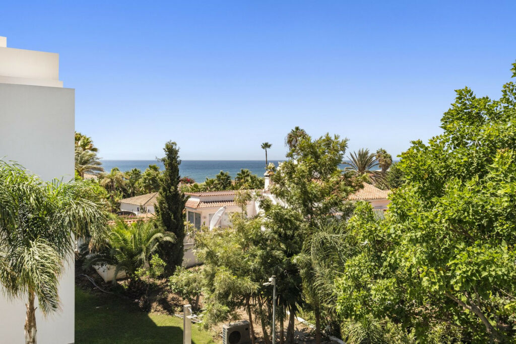 Detached Villa Costabella Málaga - image 18