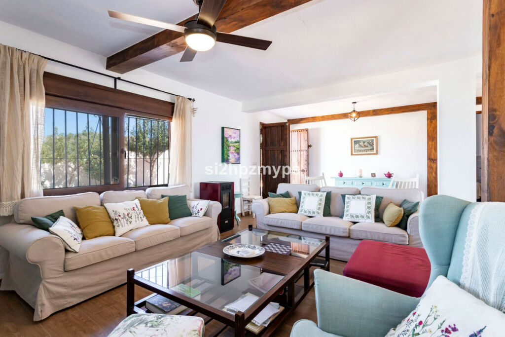 Detached Villa Almayate Málaga - image 18