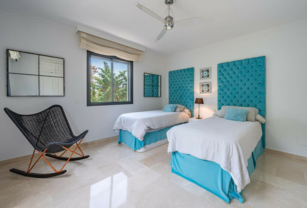 Detached Villa Nueva Andalucía Málaga - image 17