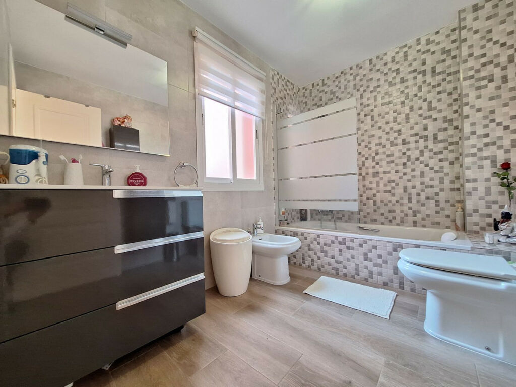 Townhouse Estepona Málaga - image 17
