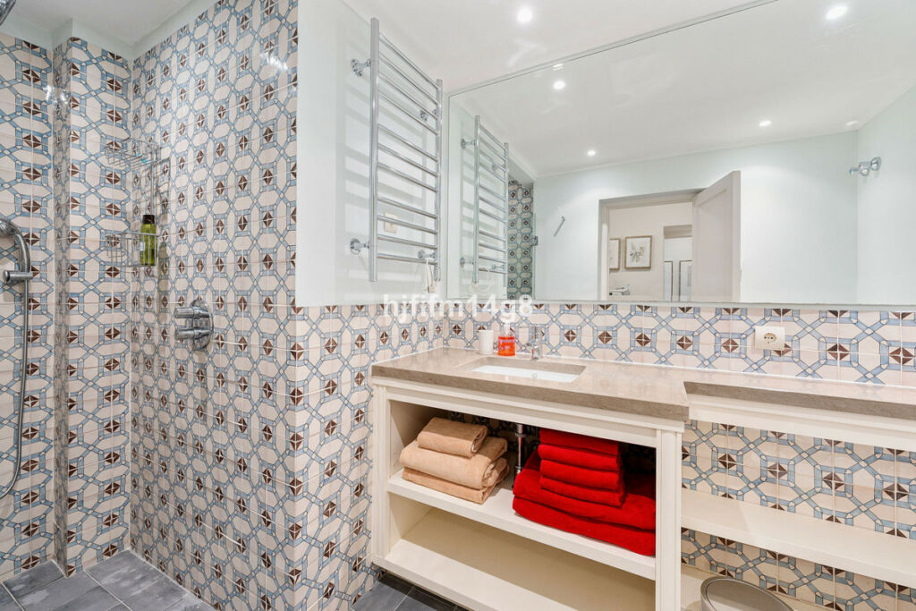 Detached Villa Nueva Andalucía Málaga - image 18
