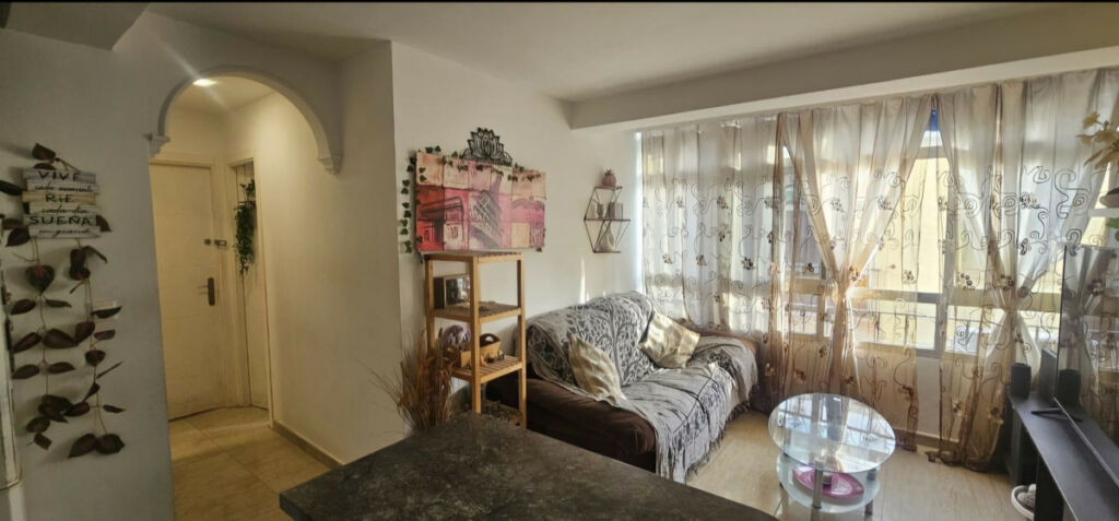 Middle Floor Apartment Fuengirola Málaga - image 3