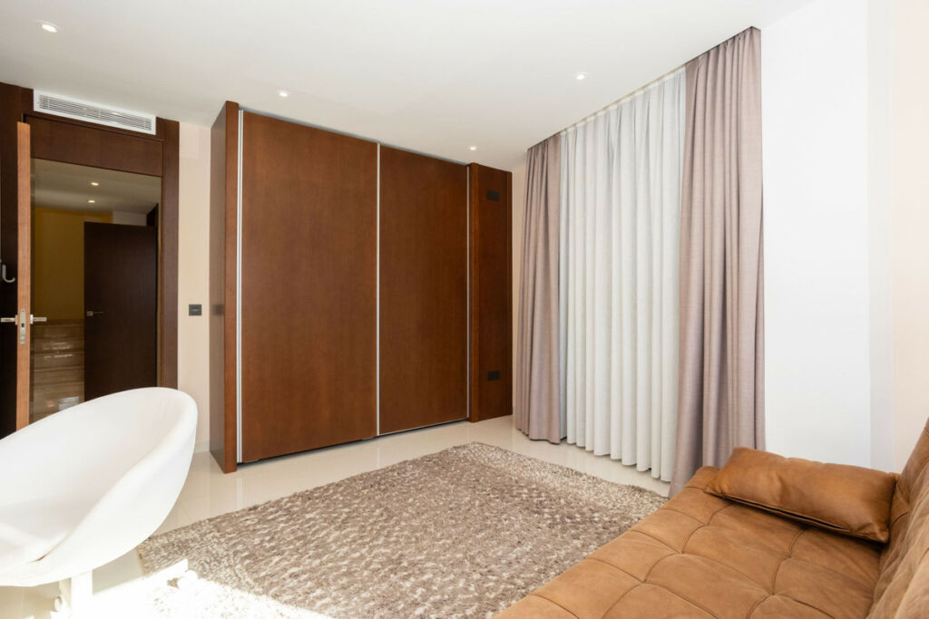 Detached Villa Villamartin Alicante - image 19