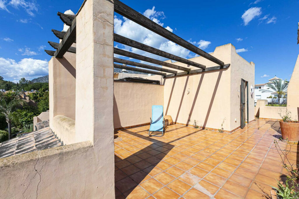 Townhouse Nagüeles Málaga - image 19