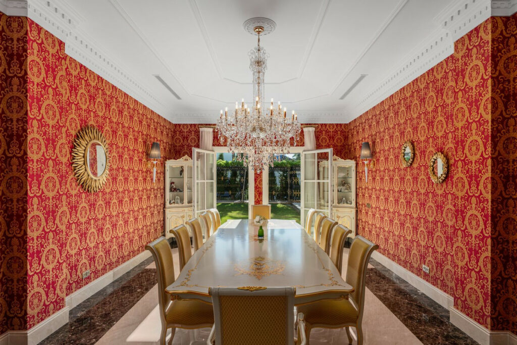 Detached Villa Sierra Blanca Málaga - image 19