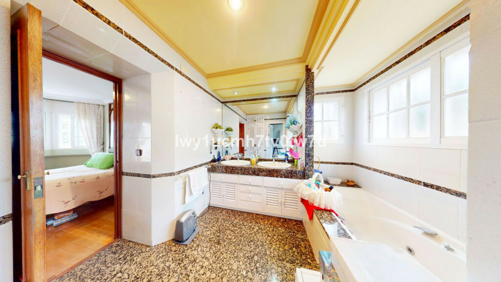 Detached Villa Málaga Málaga - image 19