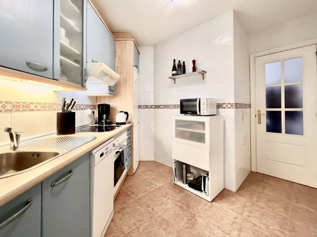 Middle Floor Apartment Estepona Málaga - image 21