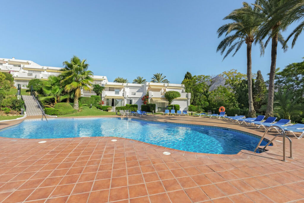 Townhouse Nueva Andalucía Málaga - image 19
