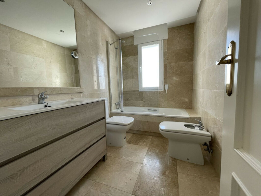 Penthouse Nueva Andalucía Málaga - image 19