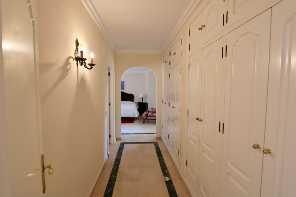 Detached Villa Sotogrande Costa Cádiz - image 19