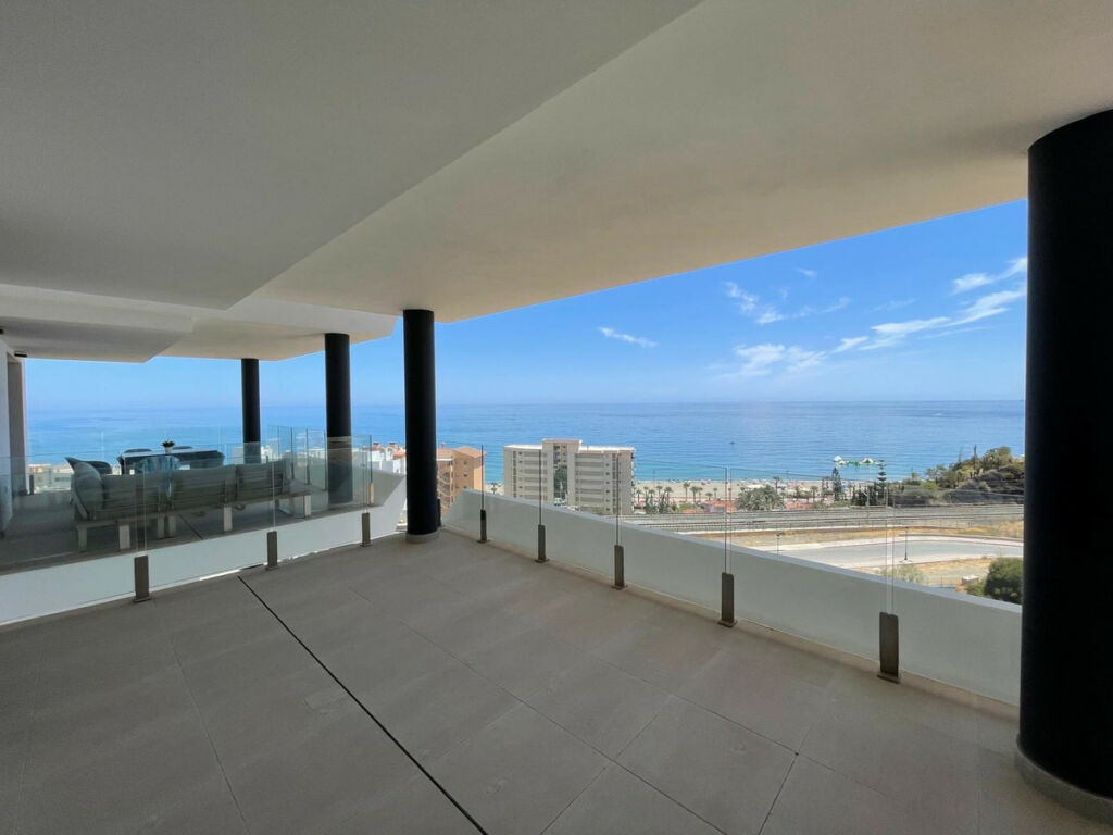 Middle Floor Apartment Carvajal Málaga - image 19