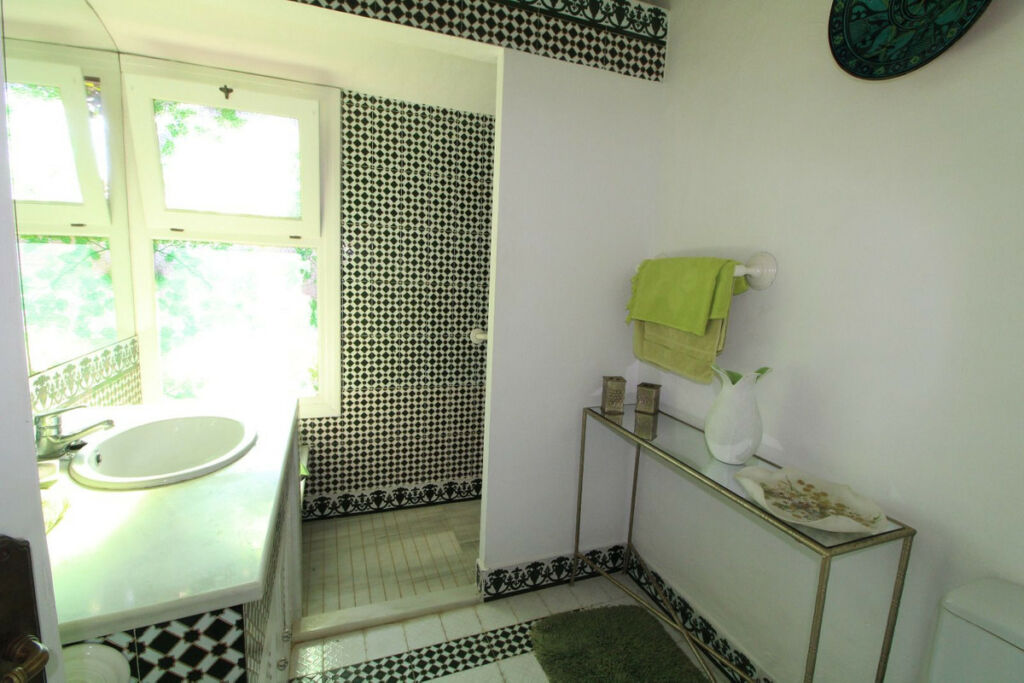 Detached Villa New Golden Mile Málaga - image 19