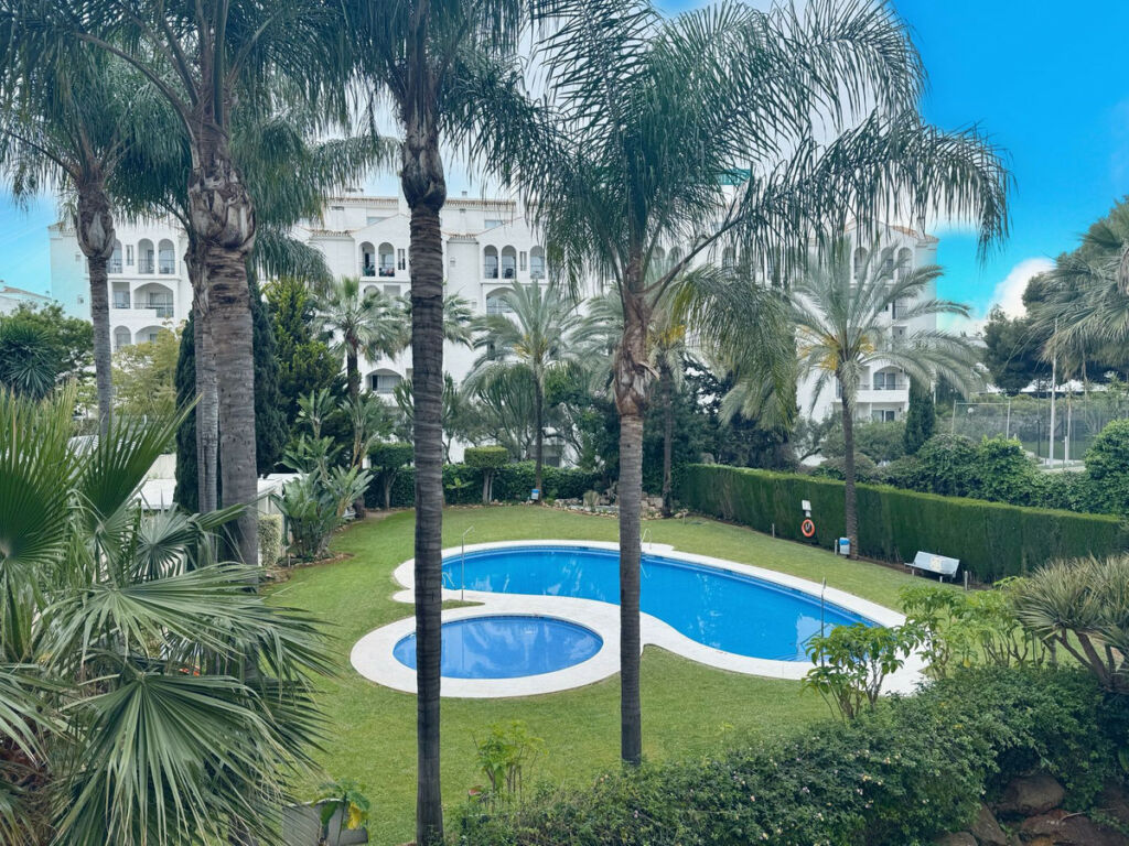 Middle Floor Apartment Puerto Banús Málaga - image 19
