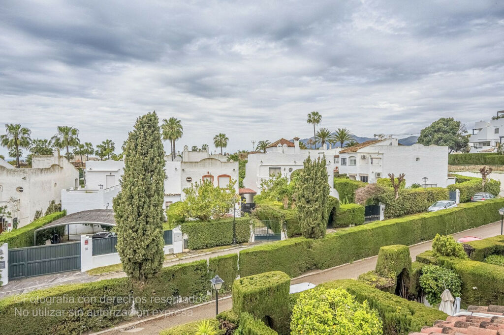 Townhouse New Golden Mile Málaga - image 19