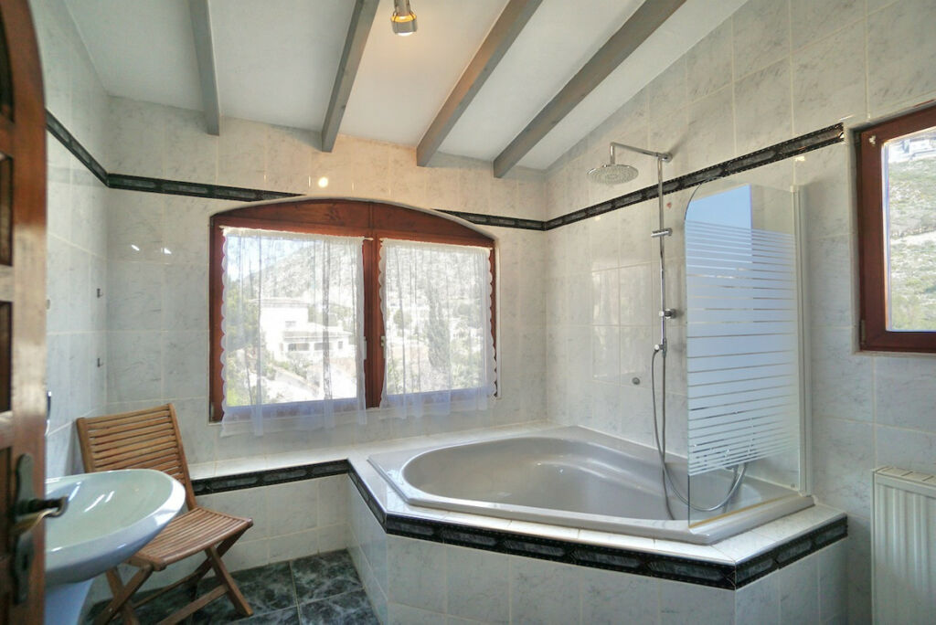 Detached Villa Benitachell Alicante - image 19
