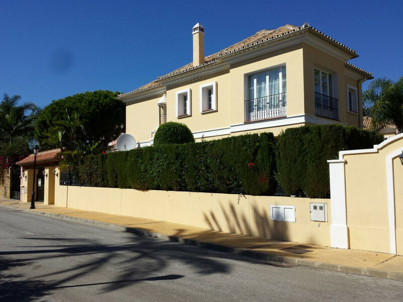 Townhouse Elviria Málaga - image 19