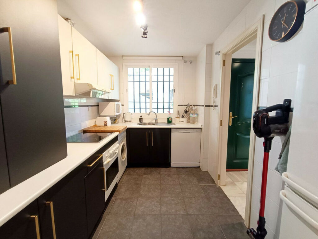 Ground Floor Apartment Aloha Málaga - image 18