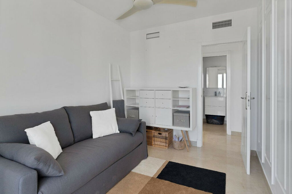 Penthouse Calahonda Málaga - image 20