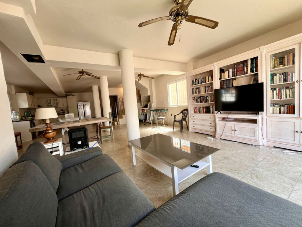 Detached Villa La Zenia Alicante - image 19