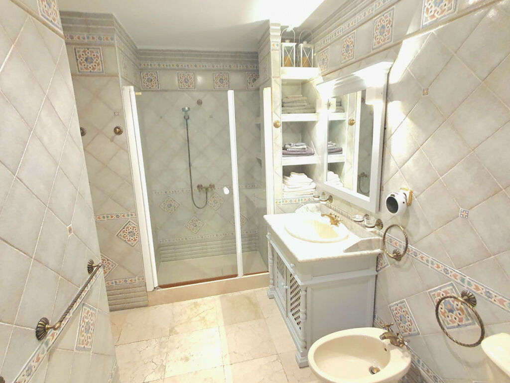 Detached Villa Las Brisas Málaga - image 19
