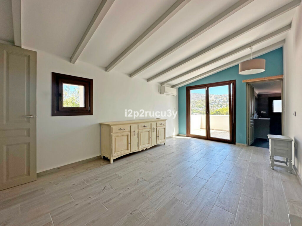Detached Villa Moraira Alicante - image 19