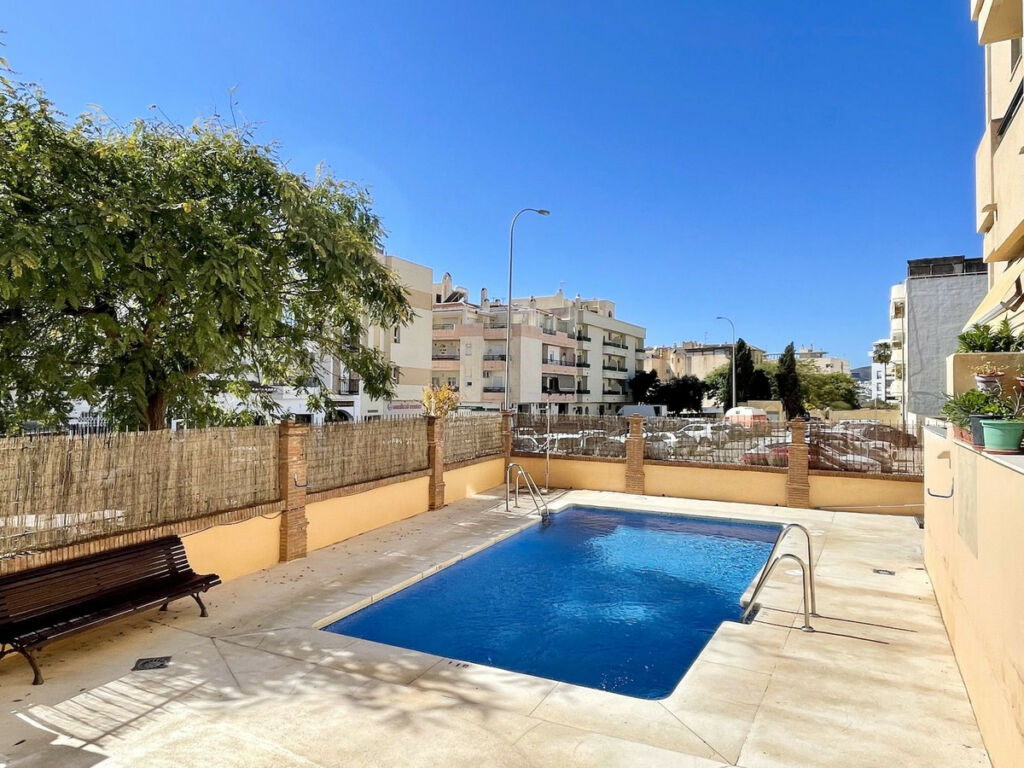 Middle Floor Apartment Nerja Málaga - image 2