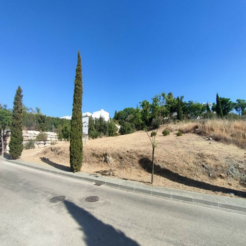 Residential Plot Benahavís Málaga - image 2