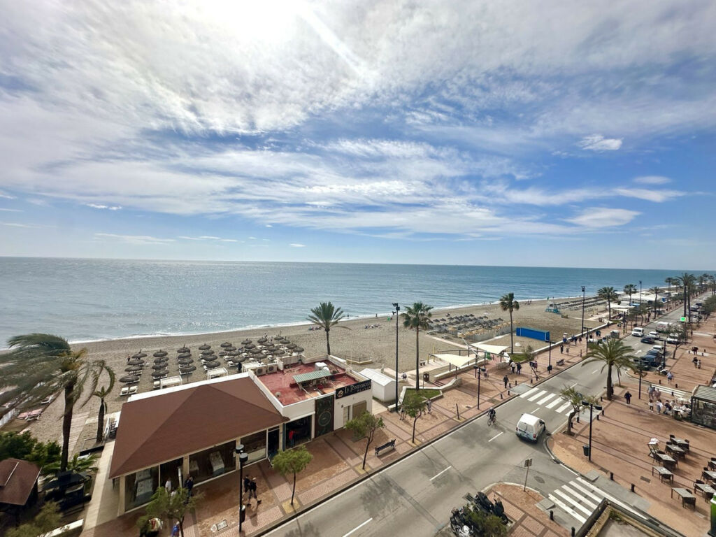 Middle Floor Apartment Fuengirola Málaga - image 4