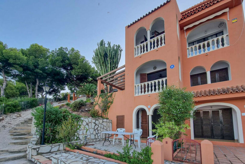 Townhouse Calpe Alicante - image 2