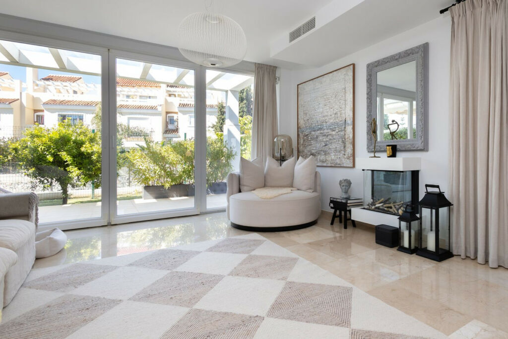 Semi-Detached House Calahonda Málaga - image 6