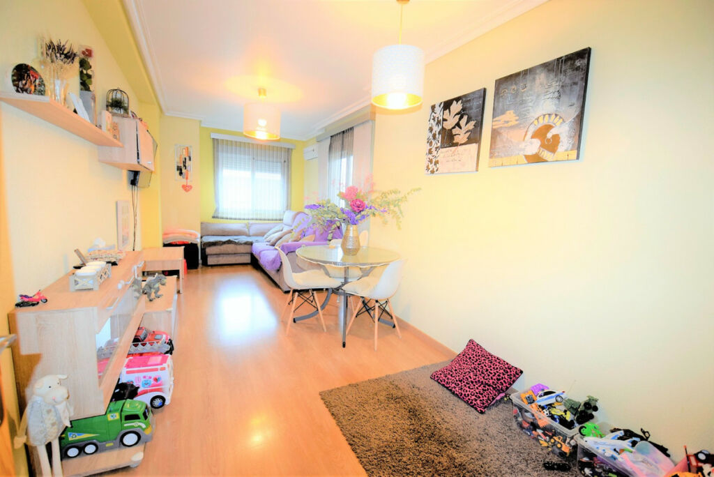 Middle Floor Apartment Catral Alicante - image 2
