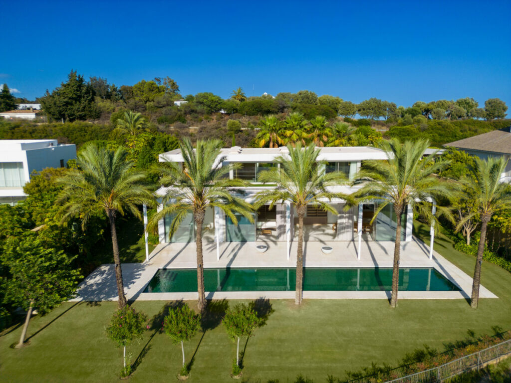 Detached Villa Casares Málaga - image 2