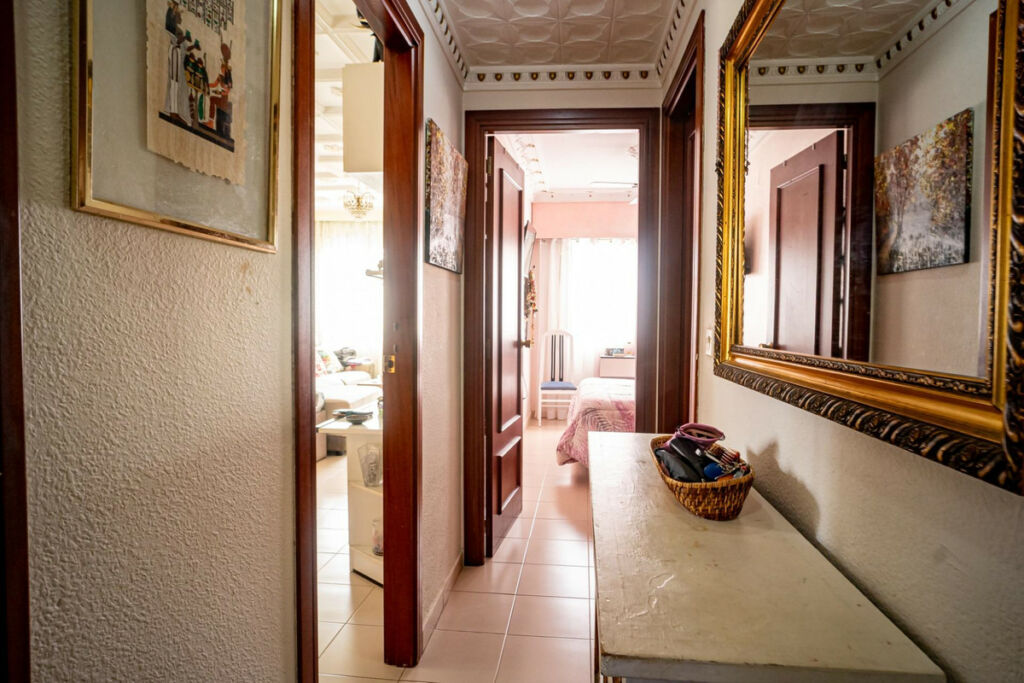 Middle Floor Apartment Benidorm Alicante - image 3
