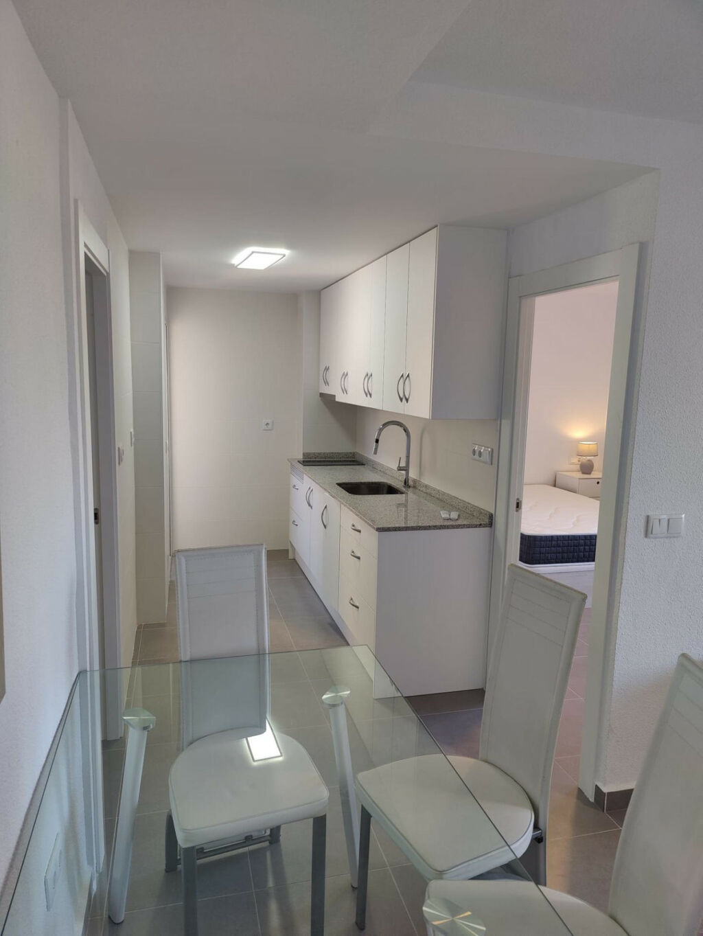 Middle Floor Apartment Torrevieja Alicante - image 2