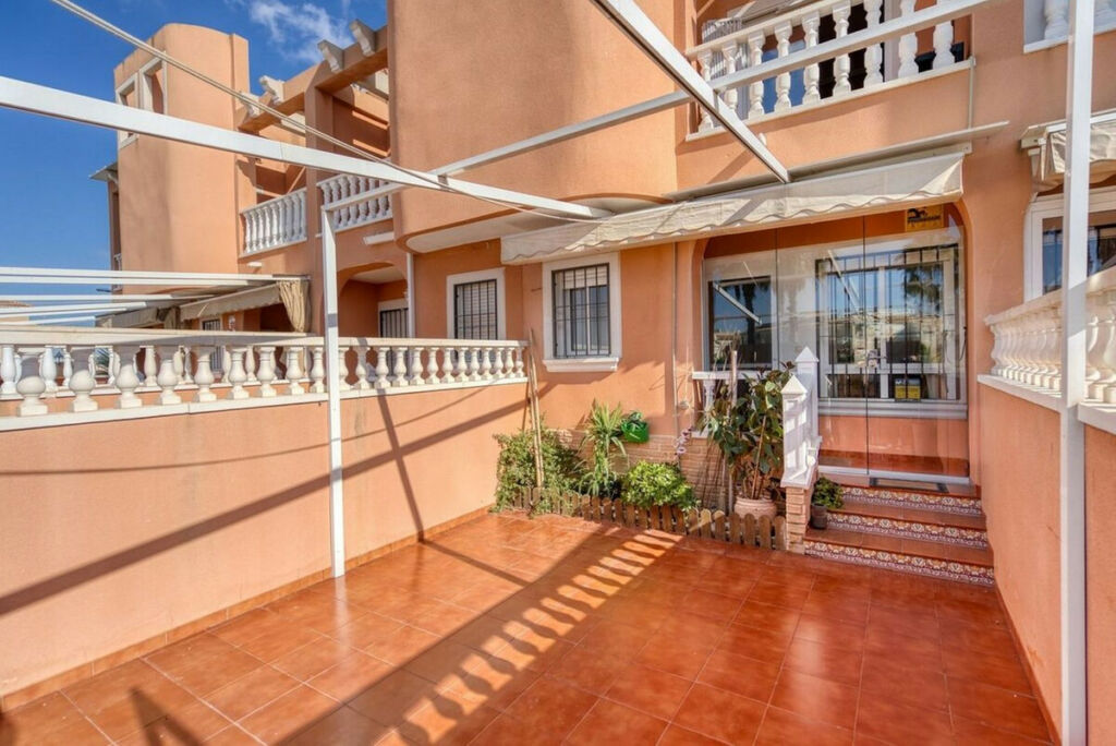 Townhouse Torrevieja Alicante - image 2