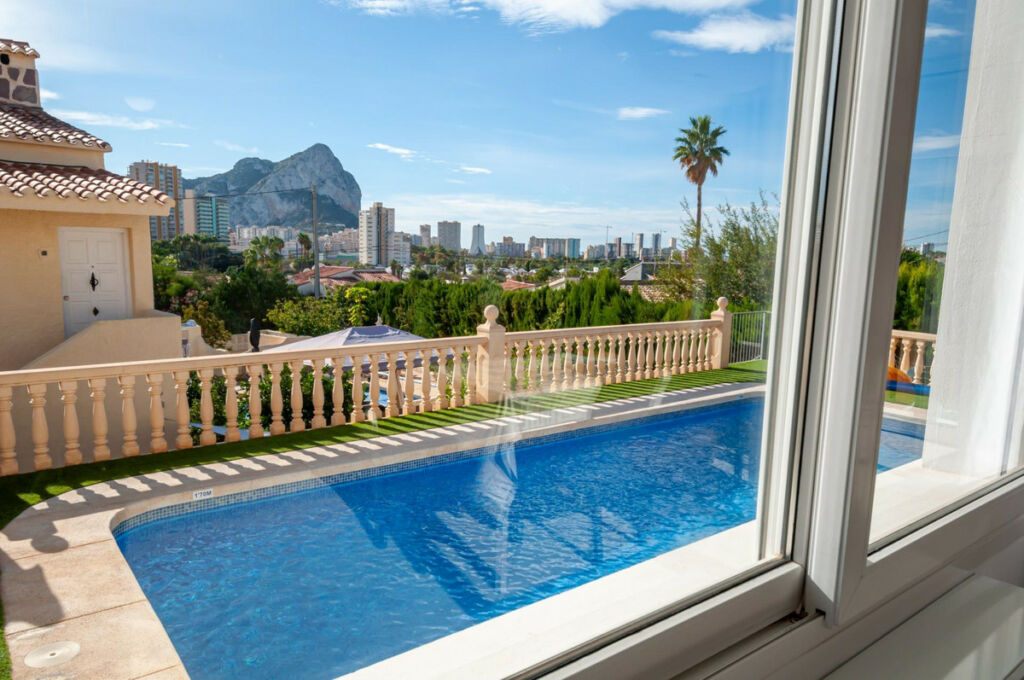Detached Villa Calpe Alicante - image 2