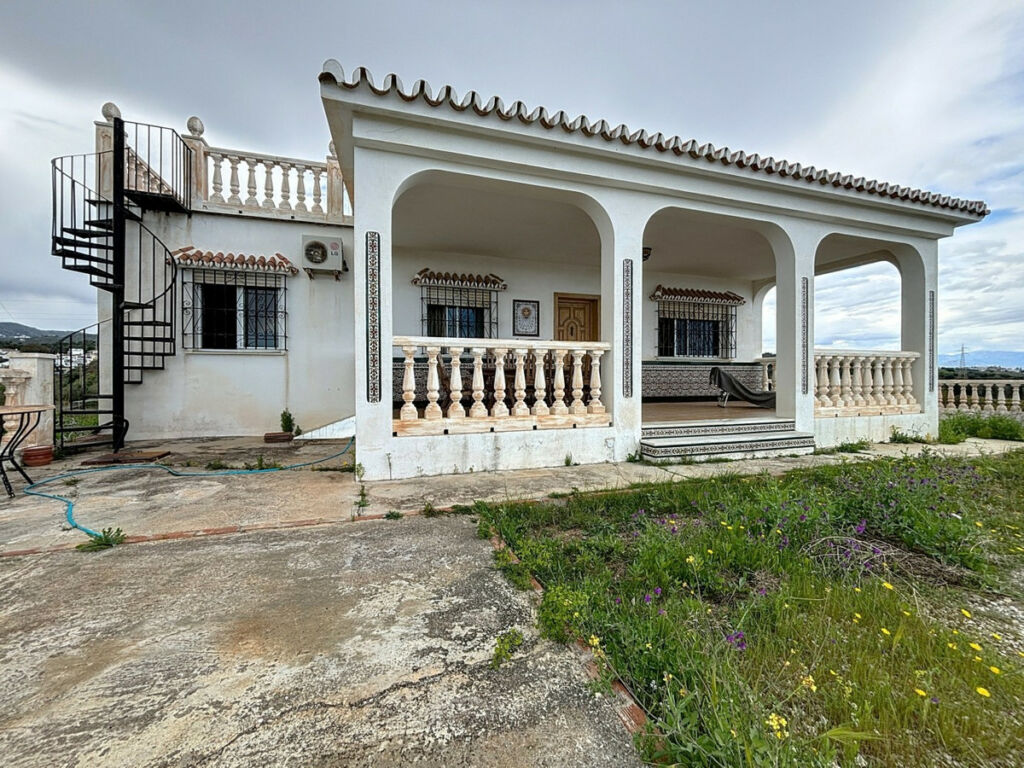 Detached Villa Chilches Málaga - image 2