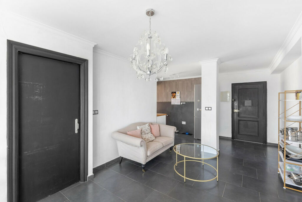 Middle Floor Apartment Daya Nueva Alicante - image 4