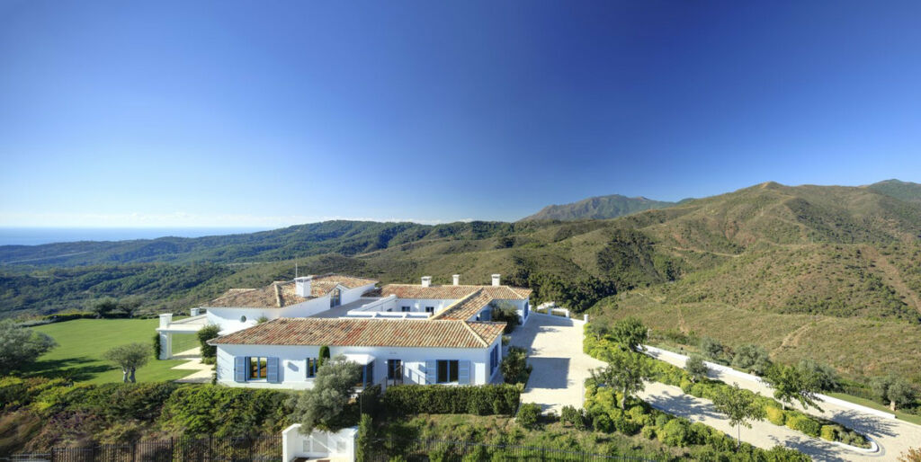 Detached Villa Benahavís Málaga - image 2