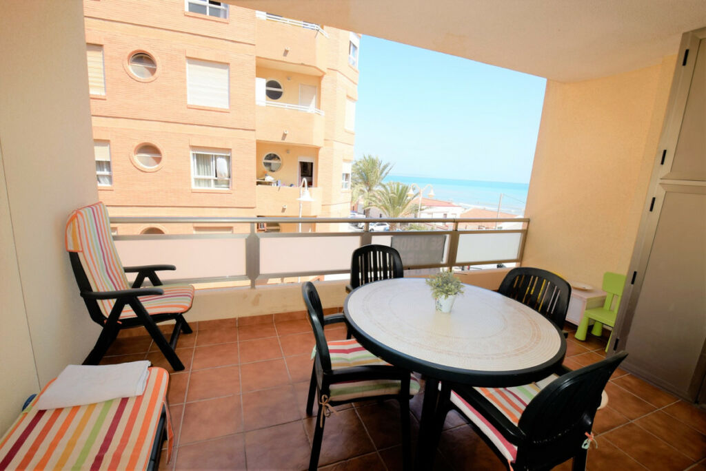 Middle Floor Apartment Guardamar del Segura Alicante - image 2