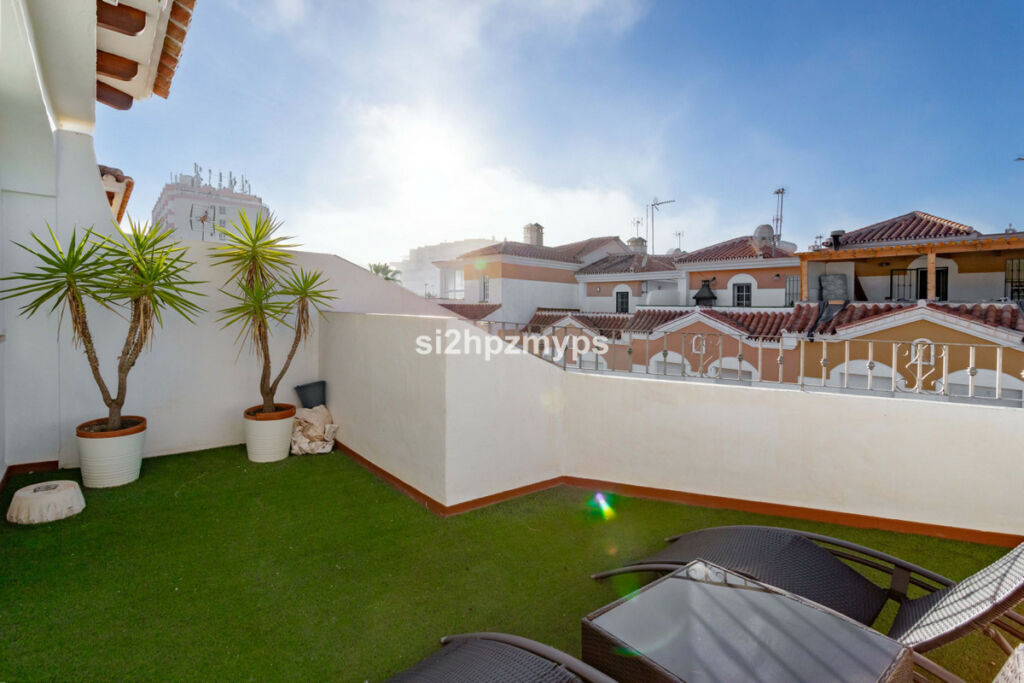 Townhouse Torrox Málaga - image 2
