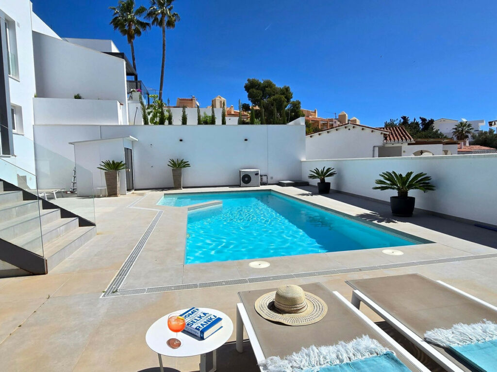 Detached Villa Torreblanca Málaga - image 2