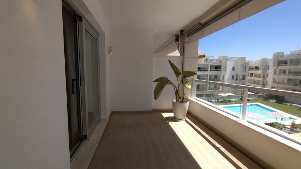 Middle Floor Apartment San Pedro de Alcántara Málaga - image 2